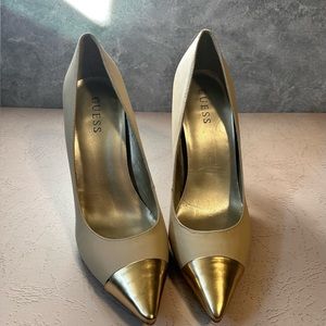 Vintage Guess Beige Pumps Pointy Toe Stiletto Metallic Gold Cap Toe Shoes